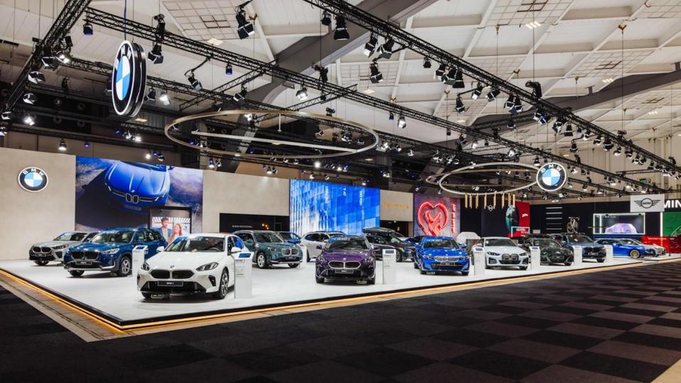 BMW Virtual Tour - Autosalon.